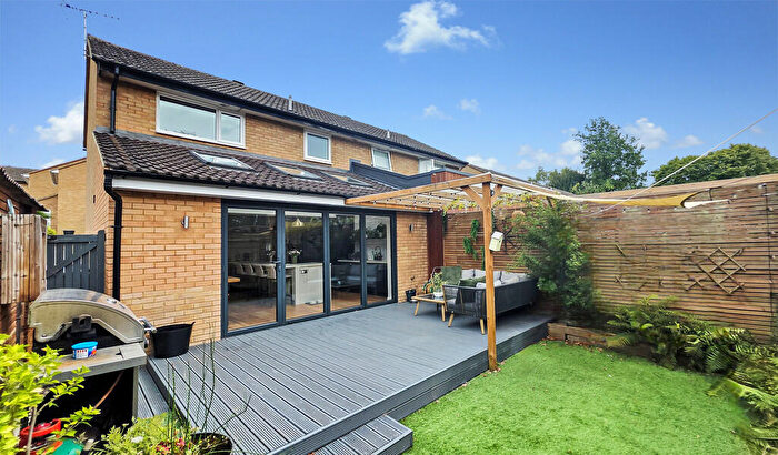 3 Bedroom Semi-Detached House For Sale In Clarkes Way, Brackley, NN13