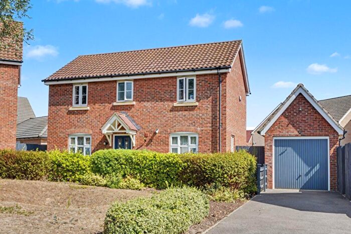 3 Bedroom Detached House For Sale In Snowdrop Way, Red Lodge, IP28