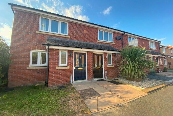 2 Bedroom Property To Rent In Swan Meadow, Warwick, CV34
