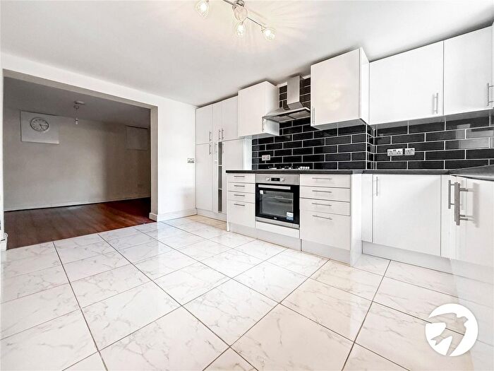 4 Bedroom Terraced House To Rent In Richmond Road, Gillingham, Kent, ME7