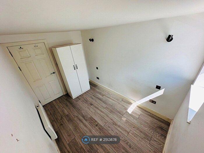 1 Bedroom Flat To Rent In Station Road, Crayford, DA1