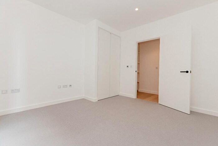 3 Bedroom Apartment To Rent In The Maple, Aviator Drive, Brent Cross Town, NW2