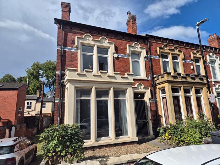 6 Bedroom End Of Terrace House For Sale In Regent Park Avenue, Leeds, LS6
