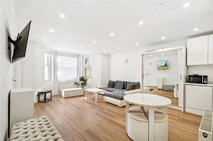 1 Bedroom Flat To Rent In Queens Gate, South Kensington, London, SW7