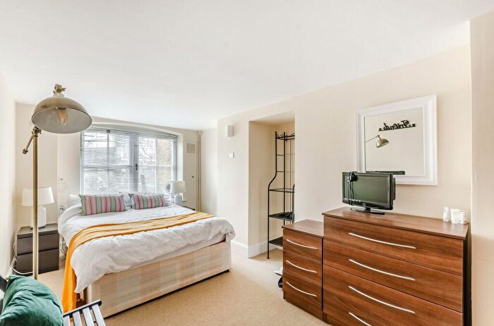 2 Bedroom Flat To Rent In Shillington Old School, Clapham Junction, London, SW11