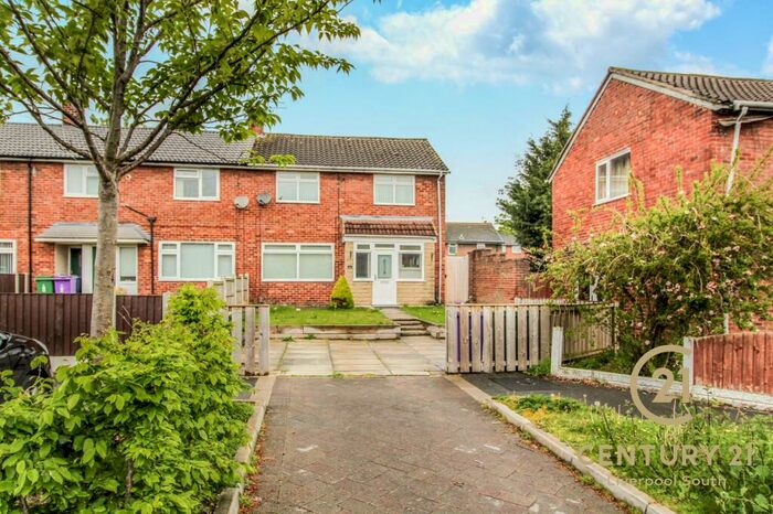 3 Bedroom End Of Terrace House To Rent In Beechill Close, L25