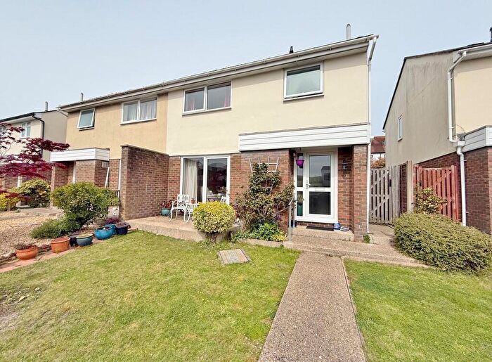 3 Bedroom Semi Detached House For Sale In Regal Close, Cosham, Portsmouth, PO6