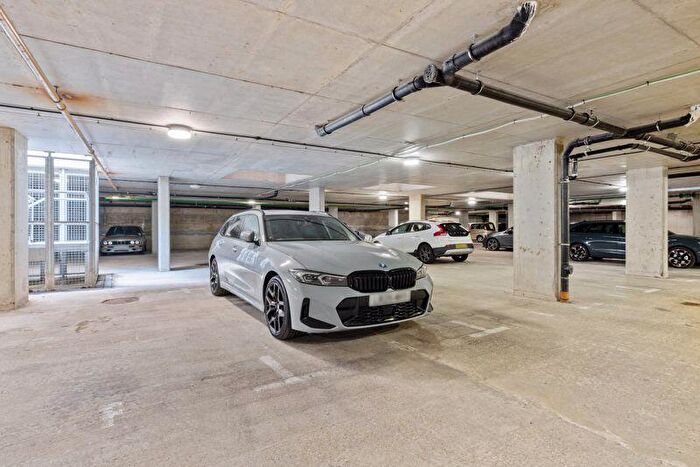 1 Bedroom Flat For Sale In East Walls, Chichester, PO19