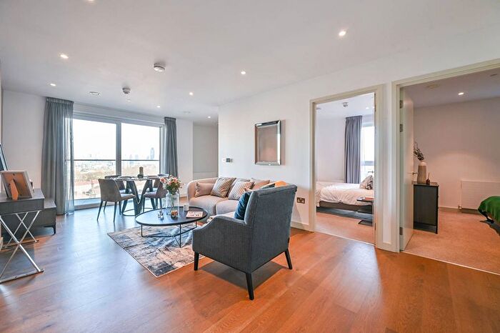 1 Bedroom Flat To Rent In Raglan House, Elephant Road, London, Elephant And Castle, London, SE17