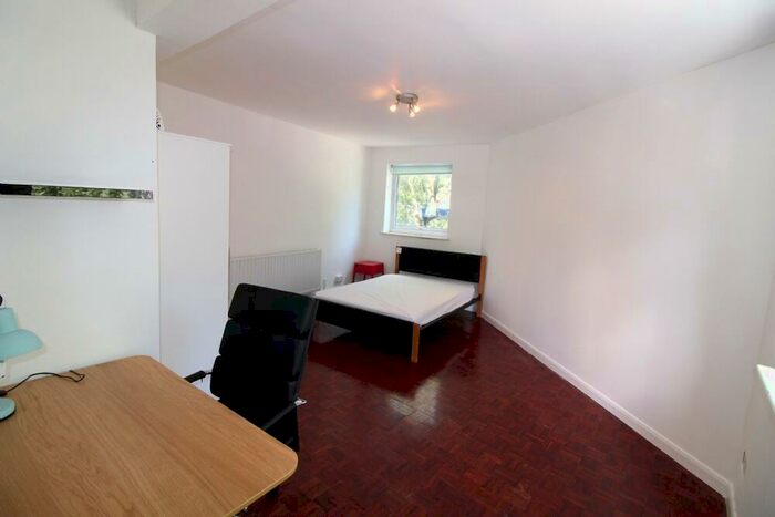 2 Bedroom Flat To Rent In Phoenix Court, Purchese Street, London, NW1