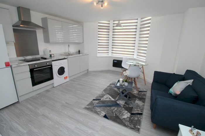 1 Bedroom Flat To Rent In Connaught Road, Roath, Cardiff CF24