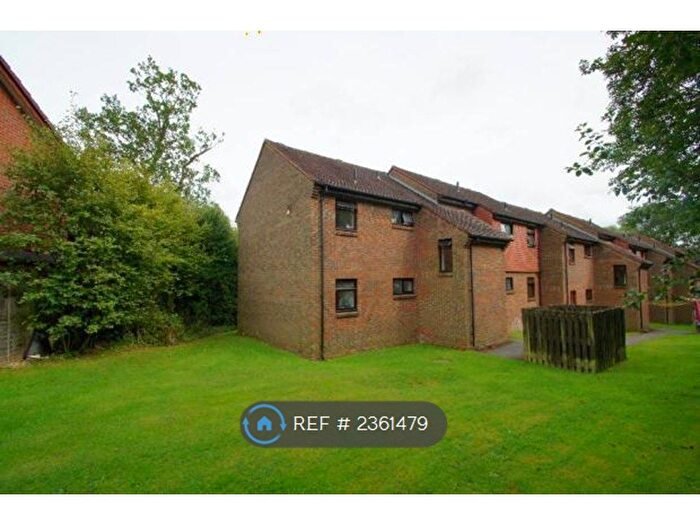1 Bedroom Flat To Rent In Gorringes Brook, Horsham, RH12