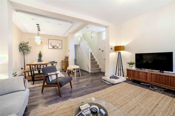 3 Bedroom Detached House To Rent In Aldeburgh Street, Greenwich, London, SE10