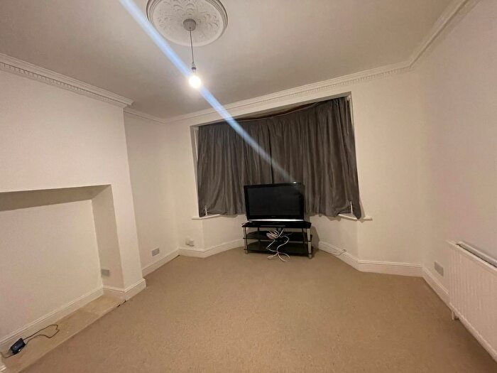 5 Bedroom Semi-Detached House To Rent In Blenheim Road, Harrow, Greater London, HA2