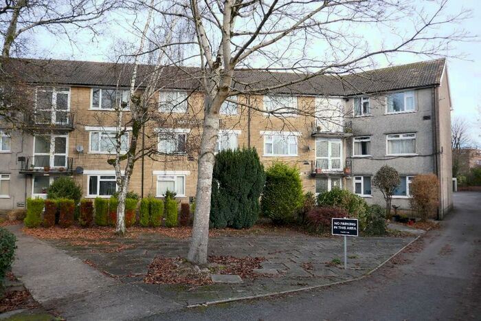 2 Bedroom Flat To Rent In Ash Grove, Whitchurch, CF14