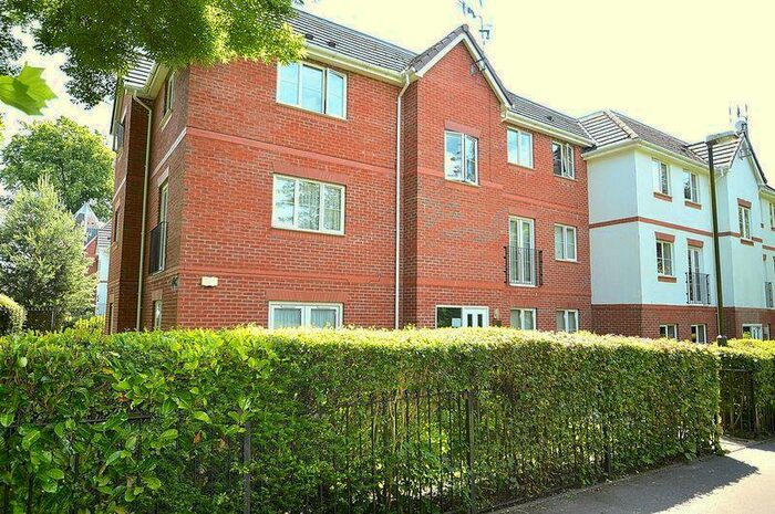 2 Bedroom Flat To Rent In Alder Court, Haunch Lane, Kings Heath, B13
