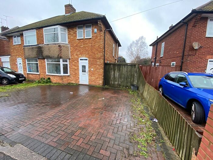 3 Bedroom Semi-Detached House To Rent In Austin Road, Luton, LU3