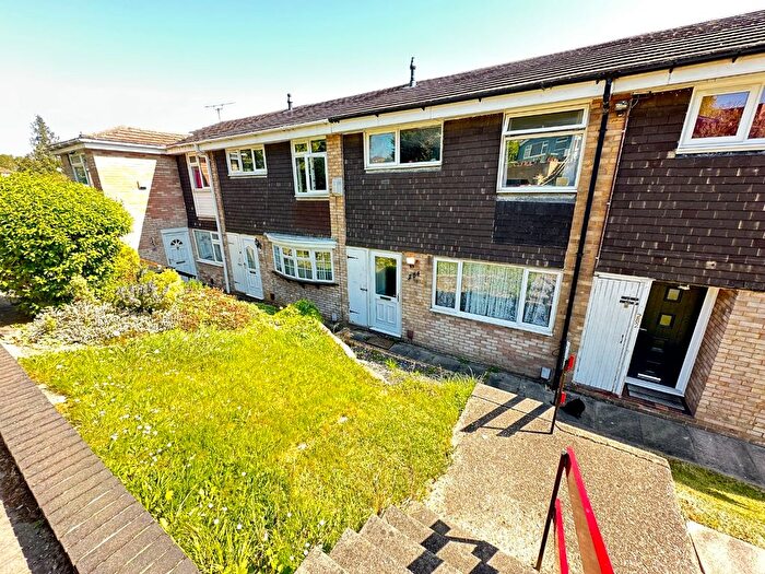 3 Bedroom Terraced House To Rent In Devon Road, Luton, Bedfordshire, LU2