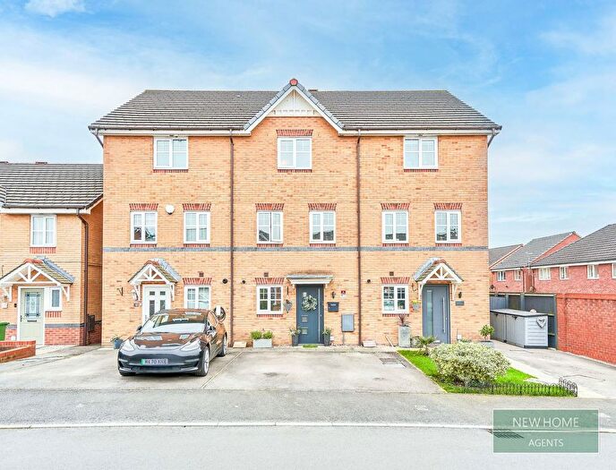 3 Bedroom Terraced House For Sale In Jennings Park Avenue, Abram, Wigan, WN2