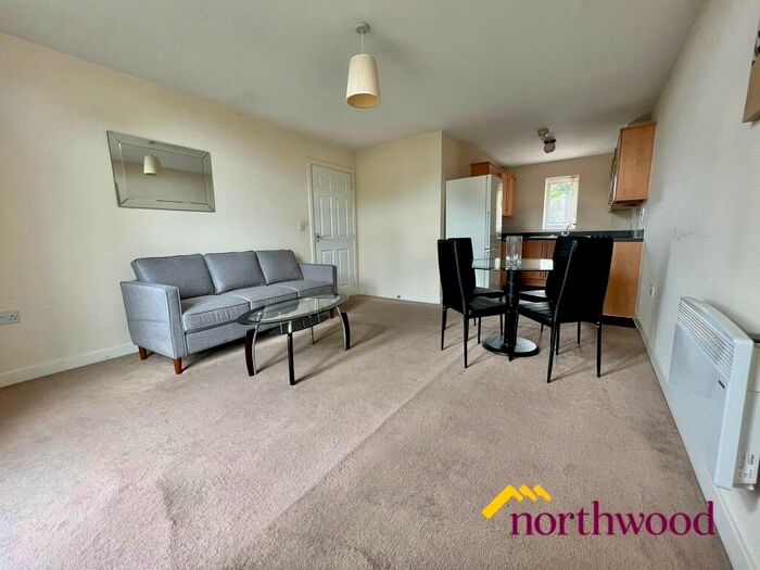 2 Bedroom Flat To Rent In Springmeadow Road, Edgbaston, Birmingham, B15