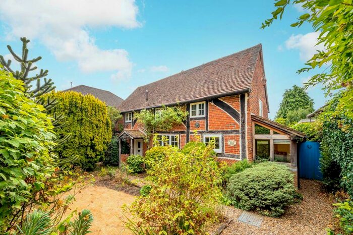 3 Bedroom Cottage To Rent In Pyrford, Pyrford, Woking, GU22