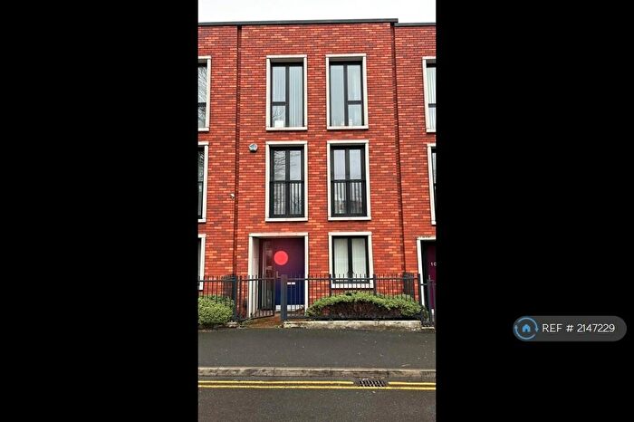 3 Bedroom Terraced House To Rent In Barrow Street, Salford, M3