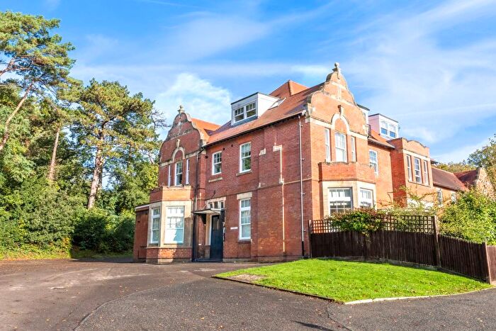 2 Bedroom Flat For Sale In The Drive, Hellingly, BN27