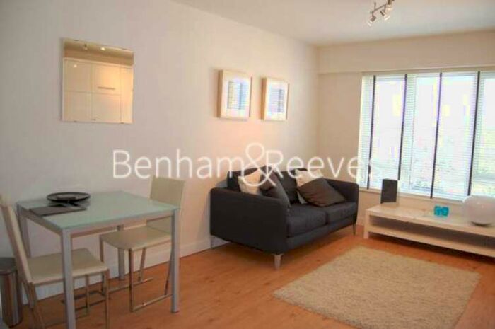 Flat To Rent In Boulevard Drive, Colindale, NW9