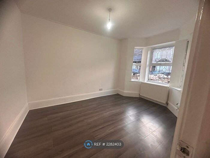 3 Bedroom End Of Terrace House To Rent In Harrow Road, Barking, IG11