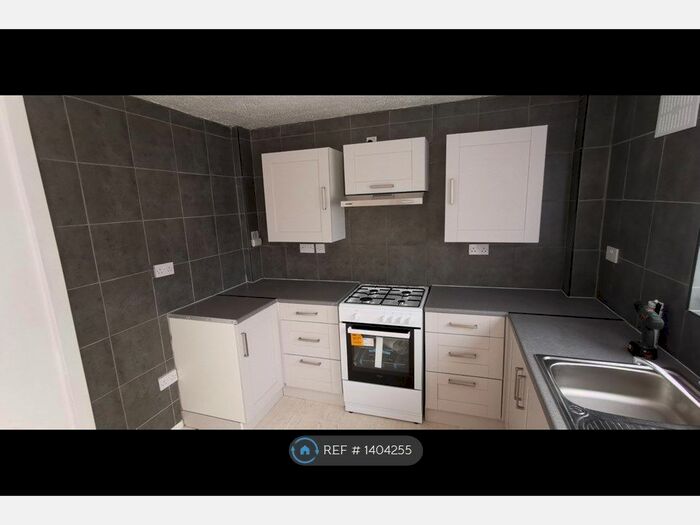 3 Bedroom Terraced House To Rent In Putney Walk, Birmingham, B37