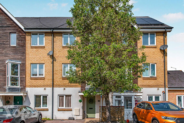 4 Bedroom Terraced House For Sale In Robinson Way, Gravesend, DA11
