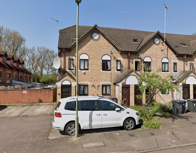 3 Bedroom End Of Terrace House To Rent In Kestrel Close, Colindale, London, NW9
