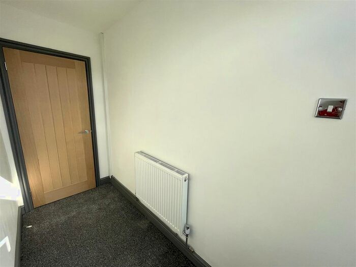 5 Bedroom Detached House To Rent In Betws Road, Betws, Ammanford, SA18