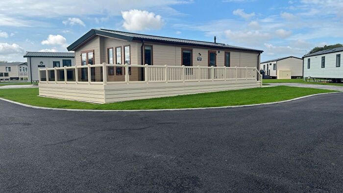 2 Bedroom Mobile/park Home For Sale In Wilsthorpe, Bridlington, YO15