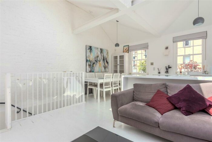 3 Bedroom Duplex To Rent In Hayward's Place, Clerkenwell, London, EC1R