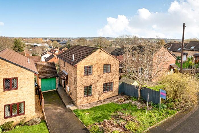 3 Bedroom Detached House For Sale In Banbury, Oxfordshire, OX16