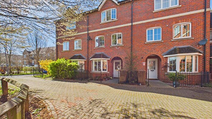 4 Bedroom Town House For Sale In Hornbeam Way, Weston Turville, Aylesbury, Buckinghamshire, HP22