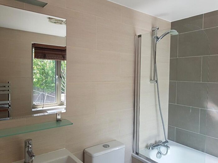 2 Bedroom Flat To Rent In Chalk Farm Road, London, NW1