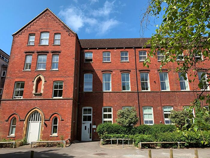 2 Bedroom Flat To Rent In James Weld Close, Southampton, SO15