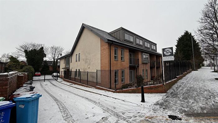 2 Bedroom Flat To Rent In St. Werburghs Road, Manchester, M21