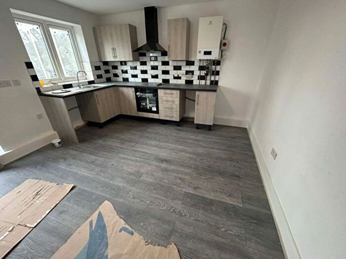 1 Bedroom Flat To Rent In Flat, Ley Street, IG2