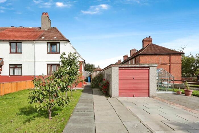 2 Bedroom End Of Terrace House For Sale In Park Road, Rosyth, Dunfermline, Fife, KY11