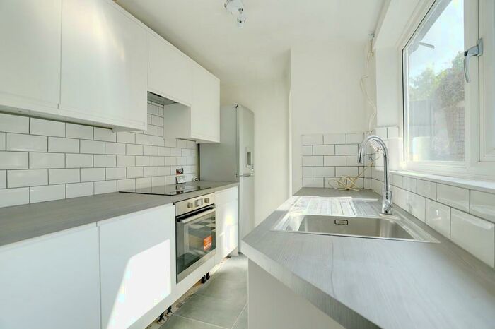 2 Bedroom End Of Terrace House To Rent In Hillside Grove, Southgate, N14