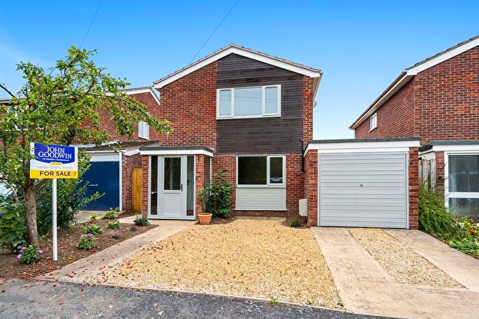 3 Bedroom Detached House For Sale In Packers Hill, Upton Upon Severn, Worcestershire, WR8