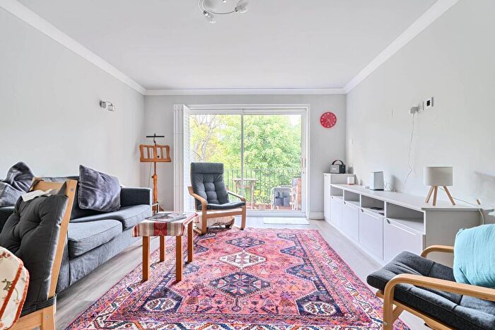 2 Bedroom Flat To Rent In The Avenue, Beckenham, BR3