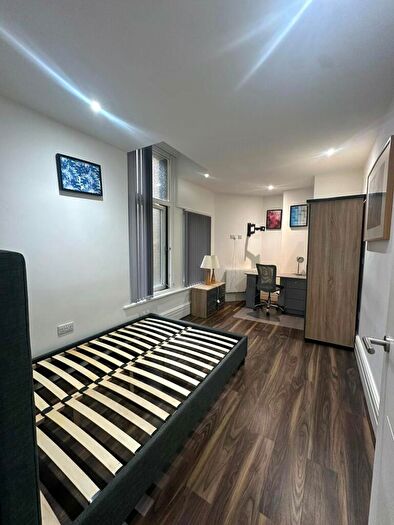 1 Bedroom Flat To Rent In Pearl Chambers, East Parade Street, LS1