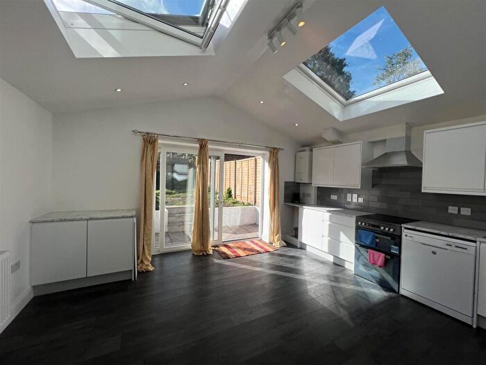 4 Bedroom Terraced House To Rent In Forest Road, E17