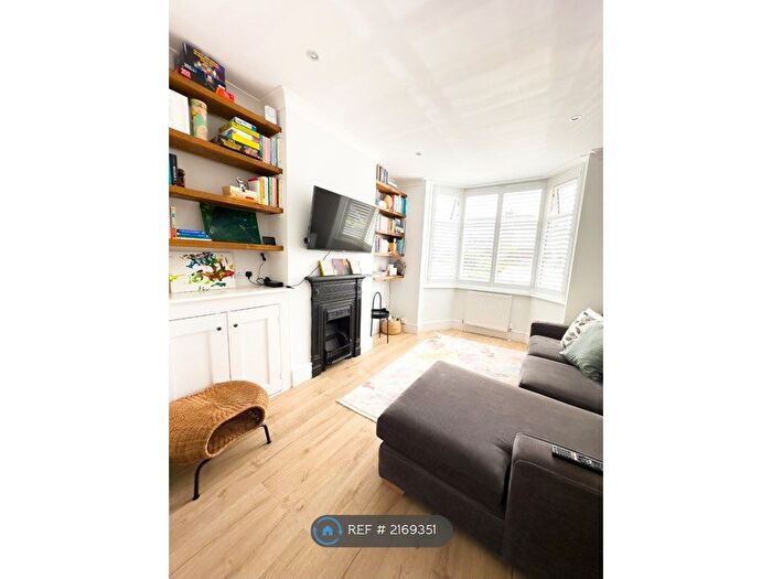 3 Bedroom Terraced House To Rent In Trinity Lane, Waltham Cross, EN8