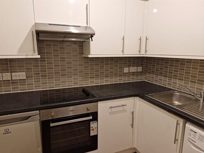 1 Bedroom Flat To Rent In Rock Street, London, N4