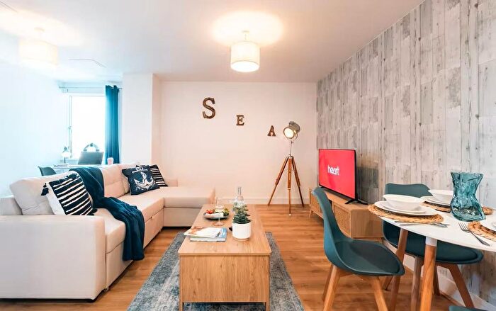 1 Bedroom Flat To Rent In High Street, Poole, BH15